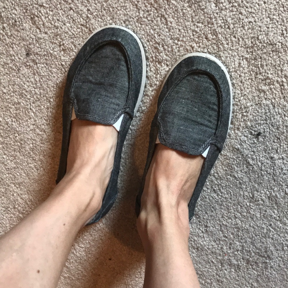 Roxy “minnow” Black/drk gray flats size 6
